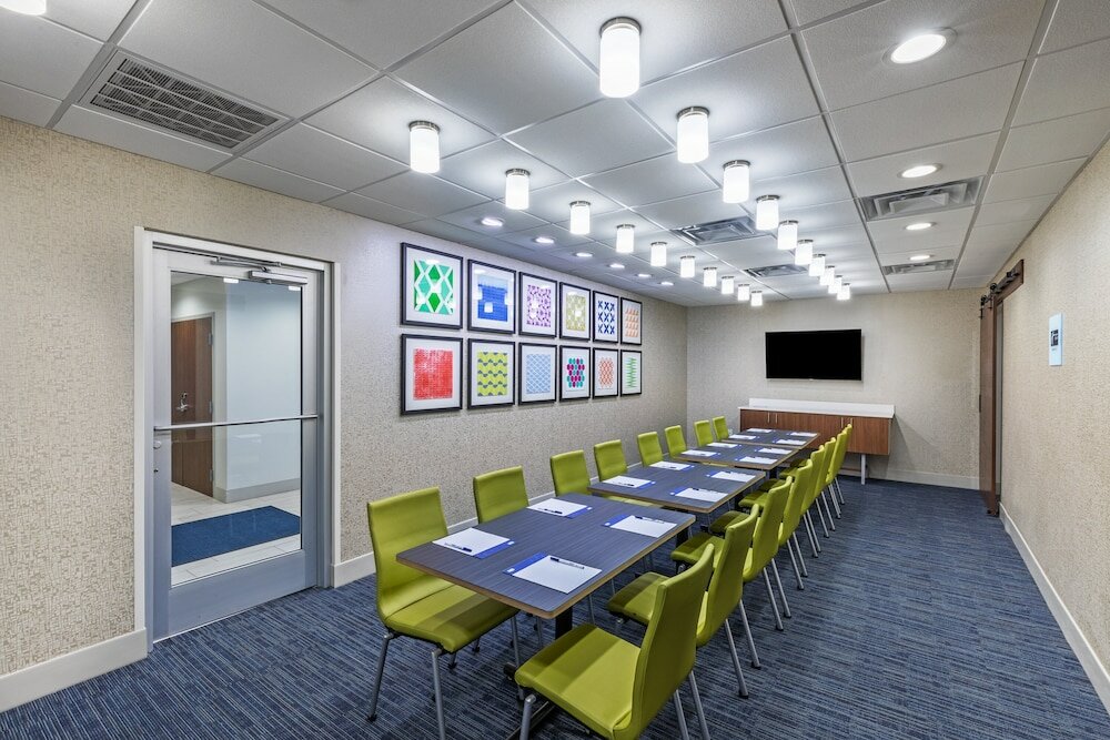 Фото Holiday Inn Express & Suites Purcell, an Ihg Hotel