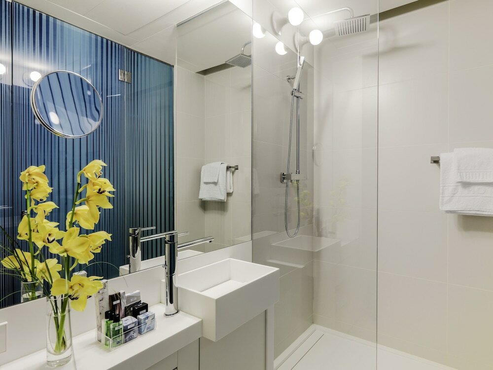 Фото H10 Urquinaona Plaza