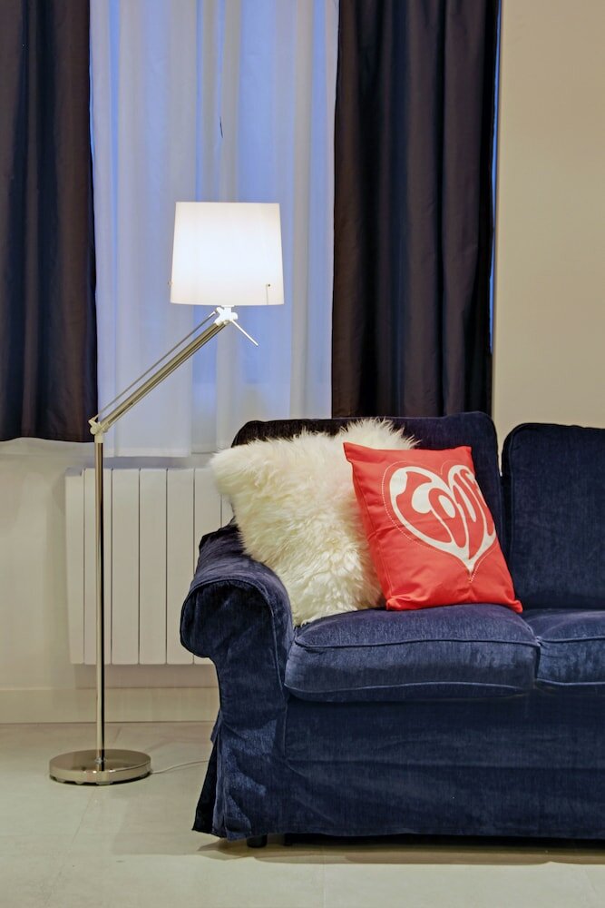 Фото Short Stay Group Museum View Serviced Apartments