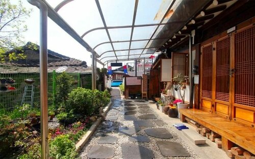 Гостиница Jeonju Gyodong Oigatjip Pension в Чонджу