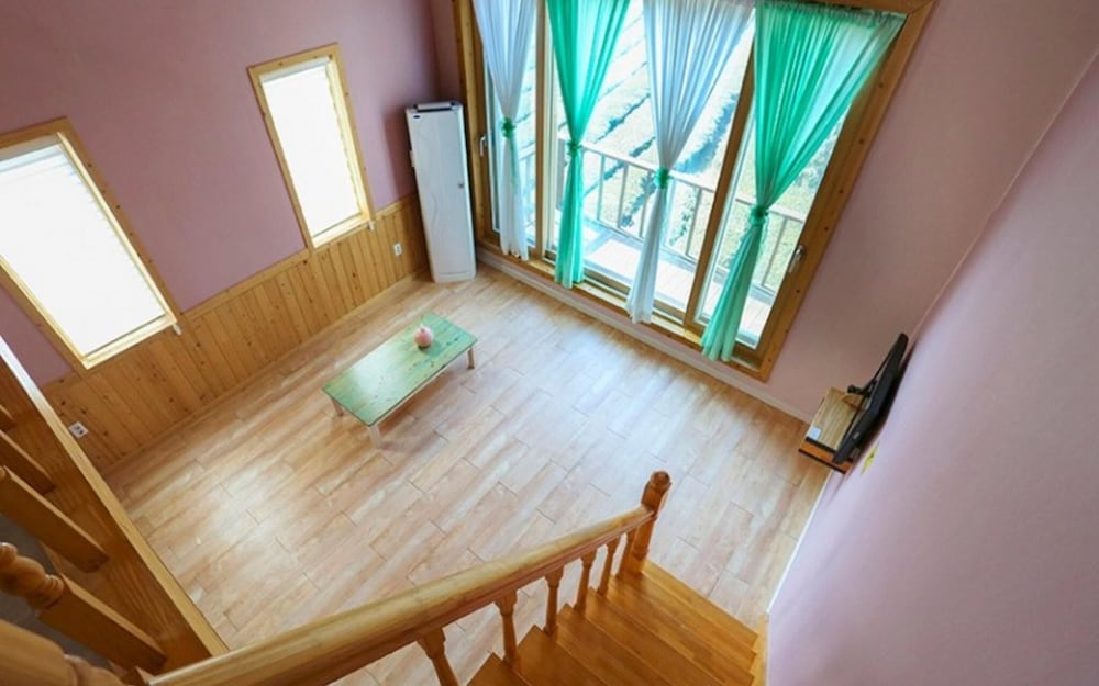 Фото Boseong Gureumsogui Sanchaek Pension