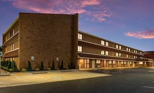 Гостиница Red Roof Inn Plus+ Columbus - Worthington в Колумбусе