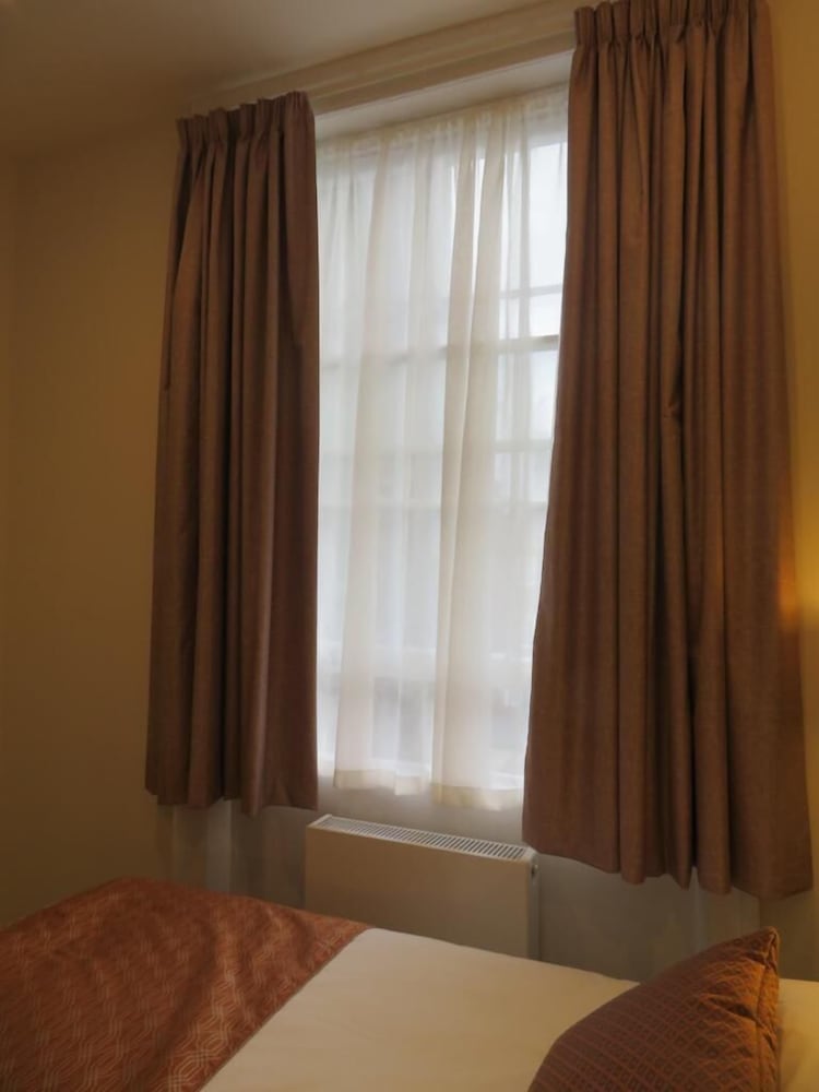 Фото Glendale Hyde Park Hotel