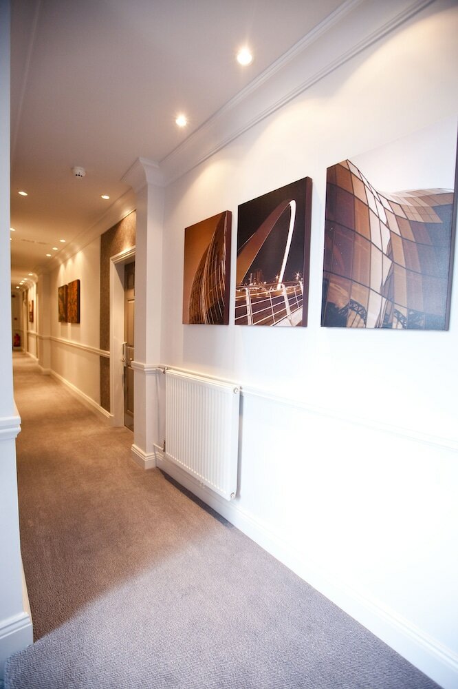 Фото The Caledonian Hotel