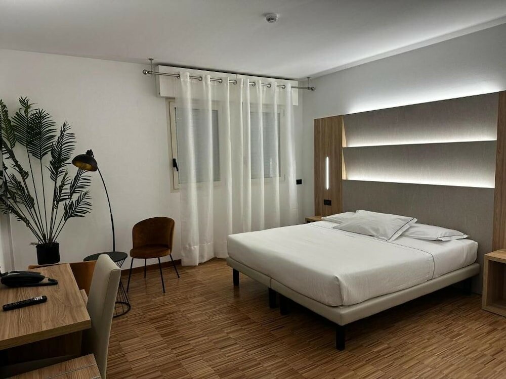 Фото Bleis Hotel