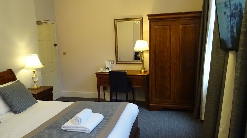 Фото The Castle Hotel Tamworth