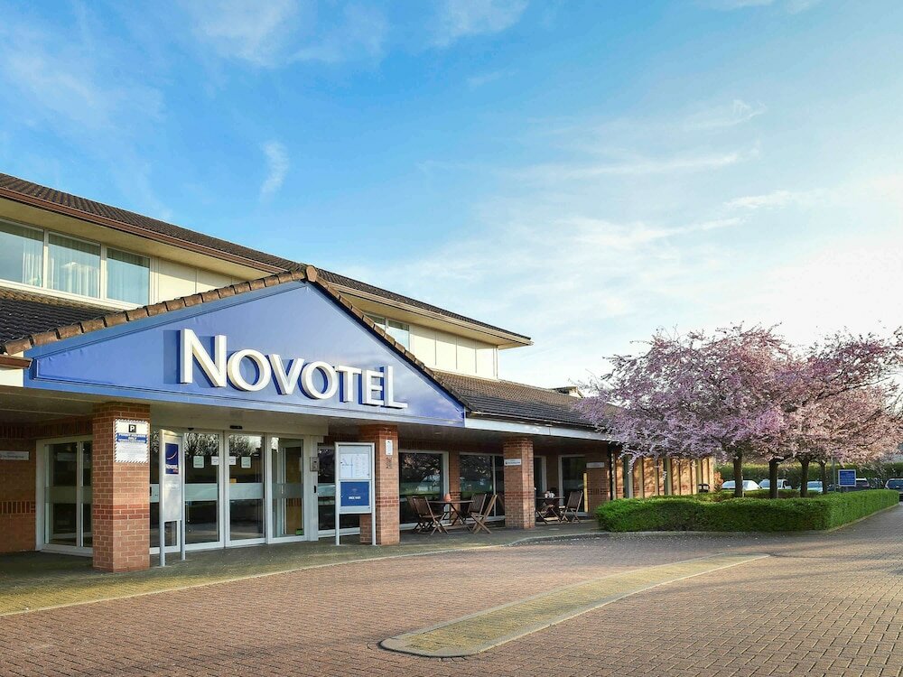 Фото Novotel Milton Keynes