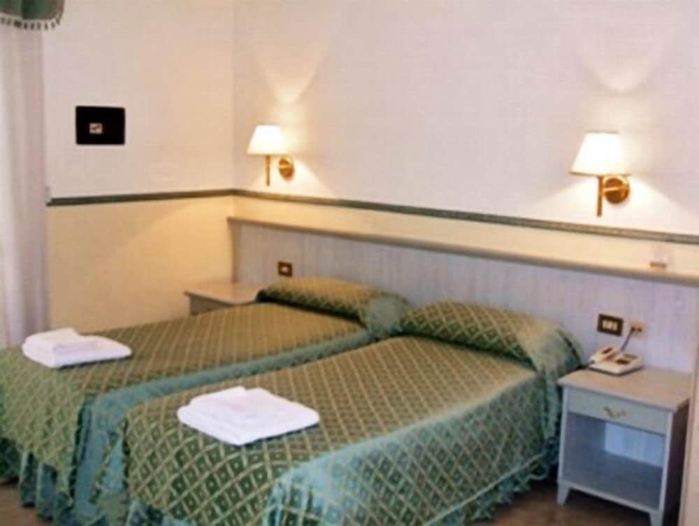 Фото Hotel Cambridge