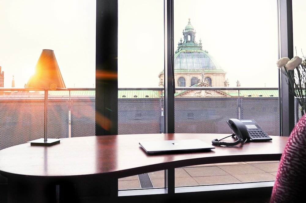 Фото Yours Truly