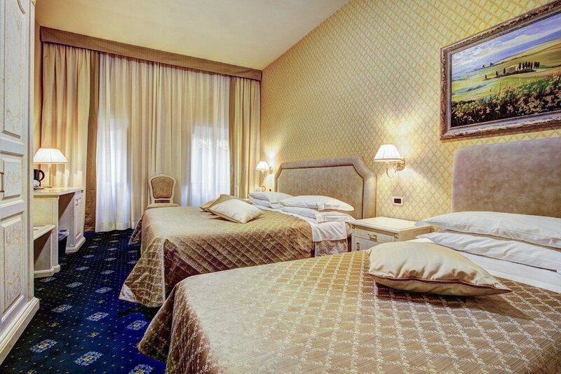 Гостиница Hotel La Locanda в Вольтерре