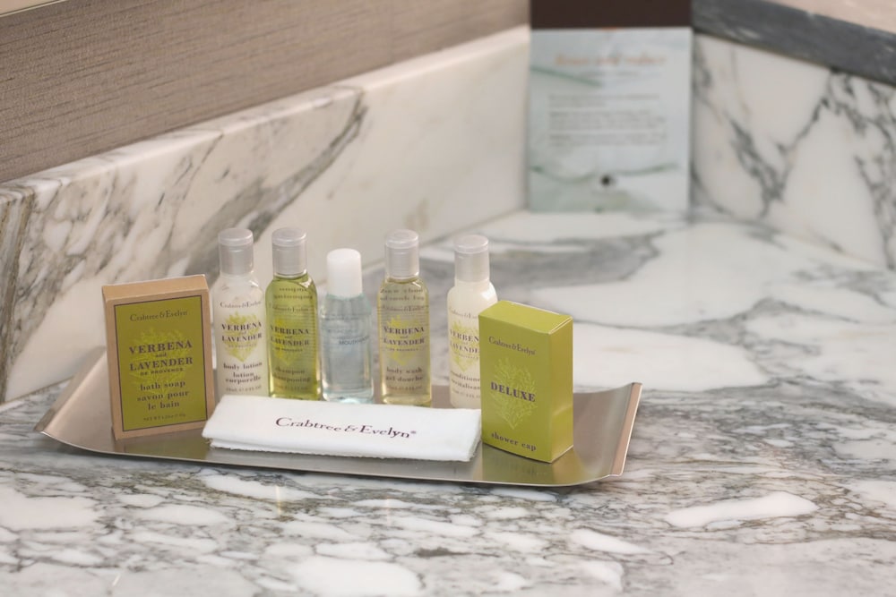 Фото DoubleTree by Hilton Hotel & Suites Victoria