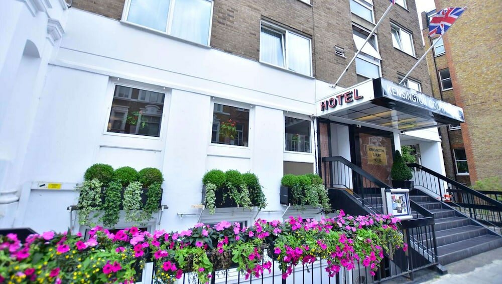 Фото Kensington Court Hotel