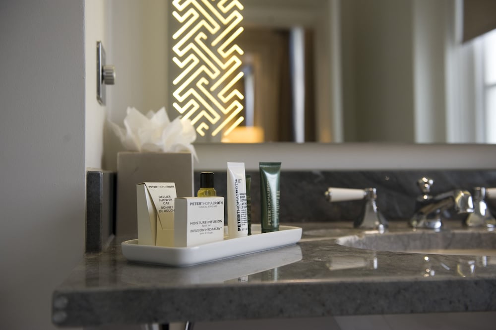 Фото The Waldorf Hilton, London