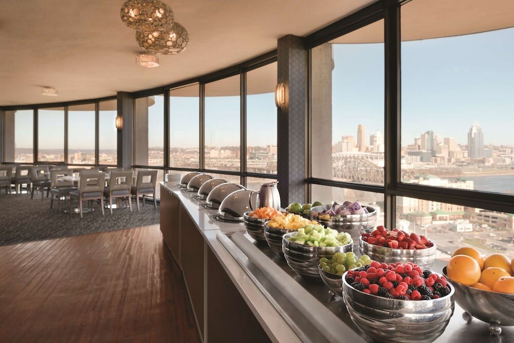 Фото Radisson Hotel Cincinnati Riverfront