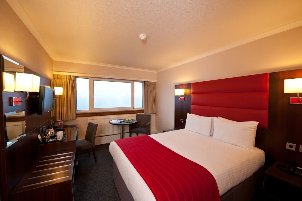 Фото Leonardo Inn Glasgow West End
