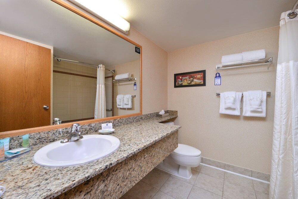 Фото Comfort Inn & Suites Downtown Tacoma