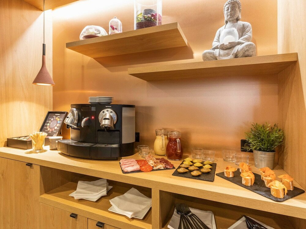 Фото Novotel Bordeaux Centre Gare Saint Jean