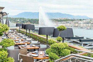 Гостиница Four Seasons Hotel Des Bergues Geneva