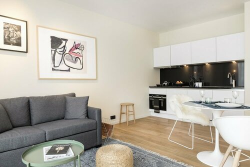 Внешний вид отеля Premier Suites Plus Antwerp в Антверпене, фото 5