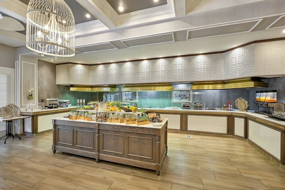 Фото Protea Hotel by Marriott Johannesburg Balalaika Sandton