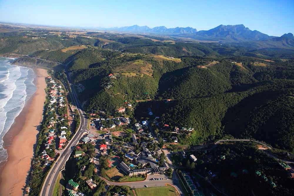 Фото Far Hills Hotel