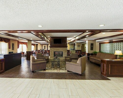 Гостиница Quality Suites Addison - Dallas в Аддисоне