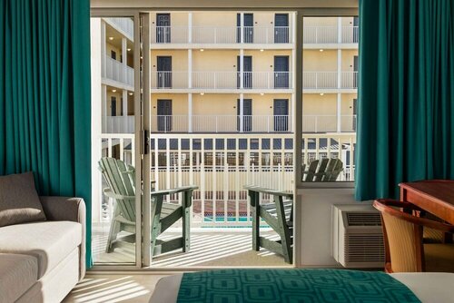 Гостиница Howard Johnson by Wyndham Ocean City Oceanfront