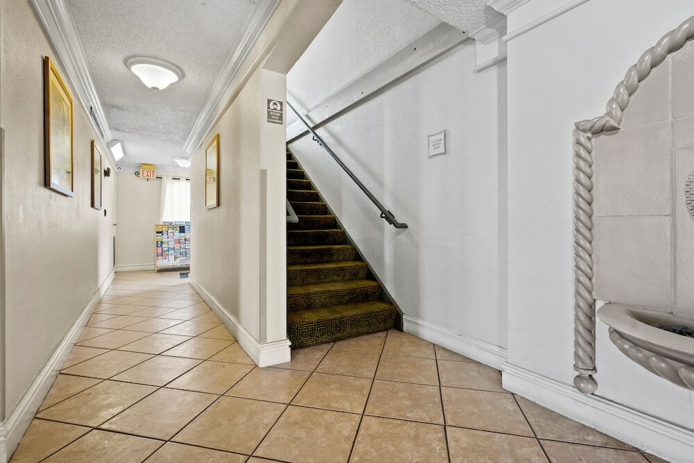 Фото La Quinta Inn by Wyndham Costa Mesa Newport Beach