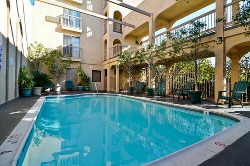 Гостиница Studio 6 Suites Lawndale, Ca – South Bay