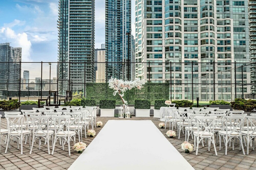 Фото The Westin Harbour Castle