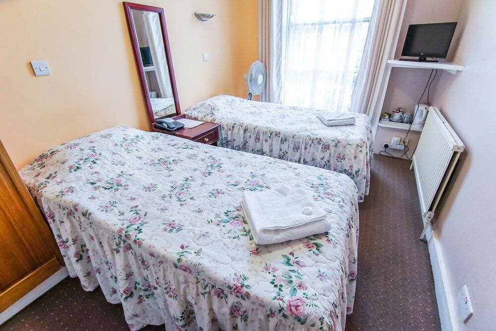 Фото Mandalay Picton House Hotel