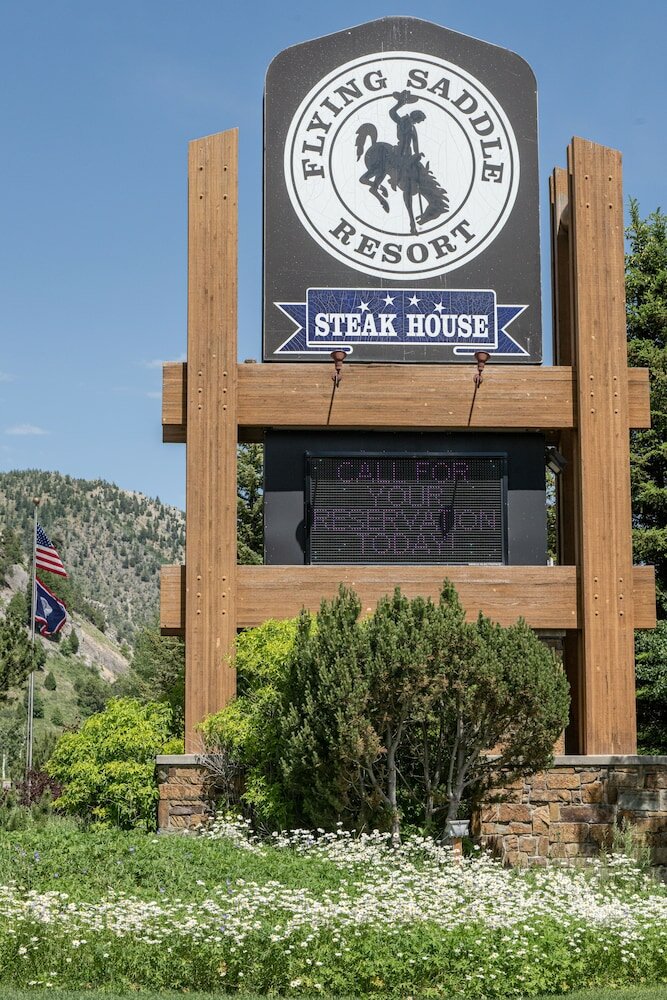Фото Flying Saddle Resort