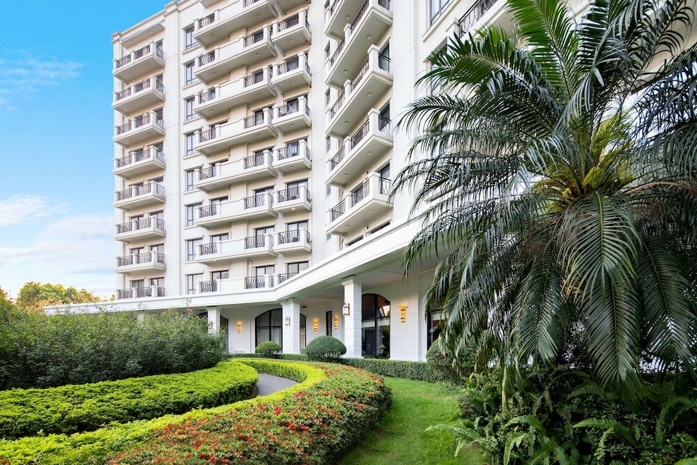 Фото Elegant Suites Westlake