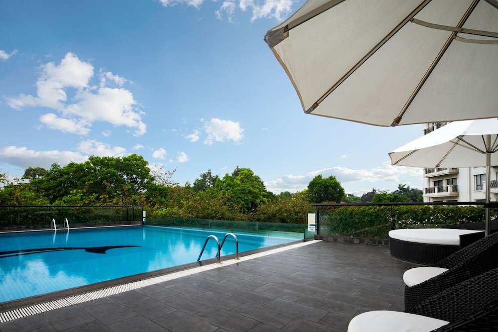 Фото Elegant Suites Westlake