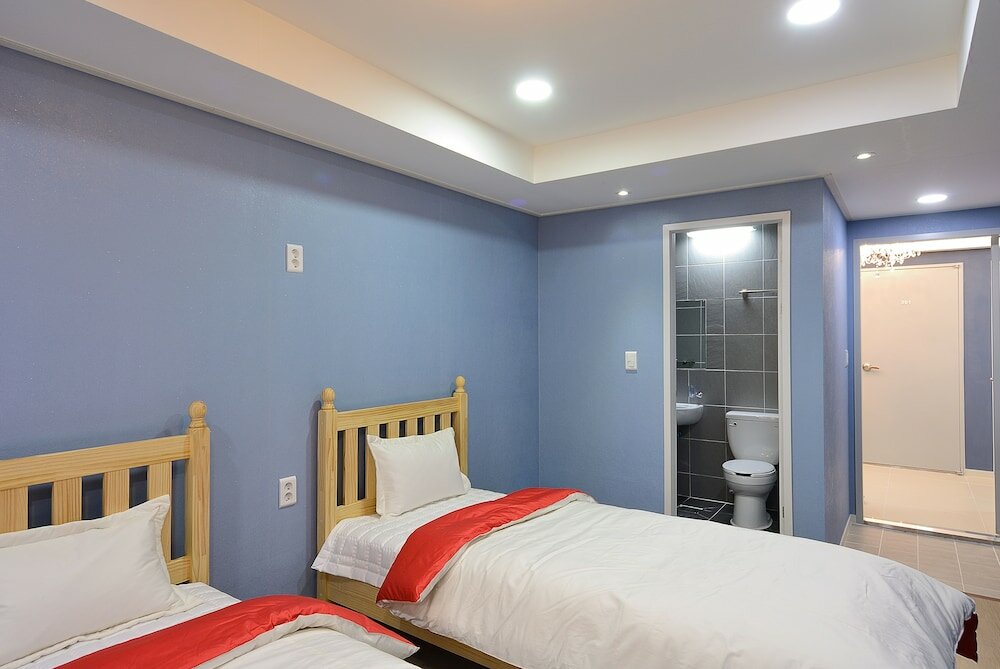 Фото Red Guest House