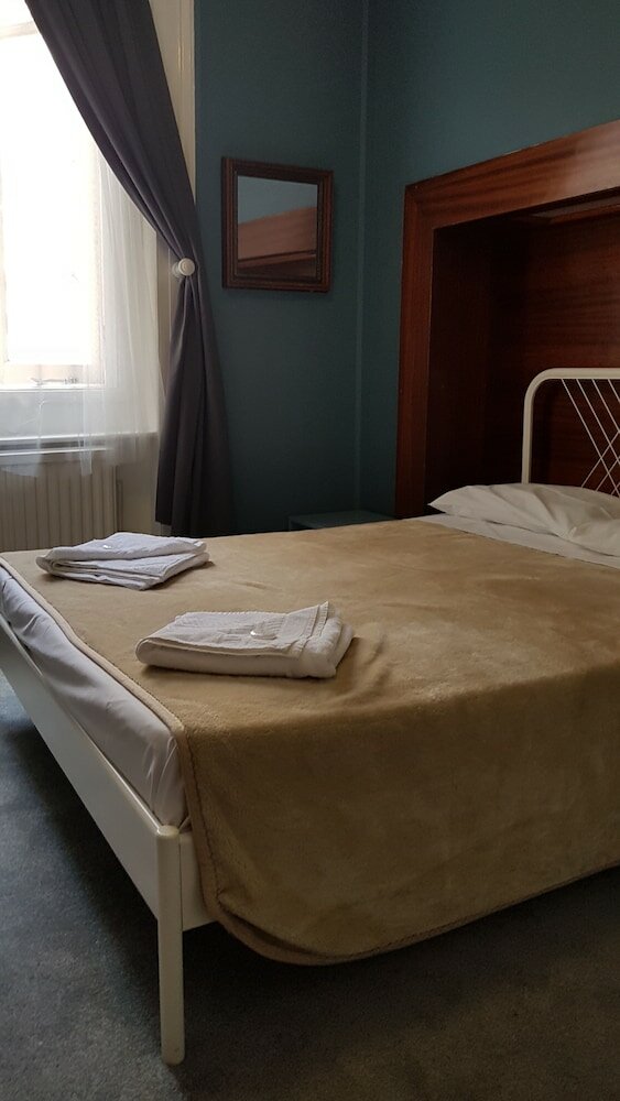 Фото Mandalay Picton House Hotel