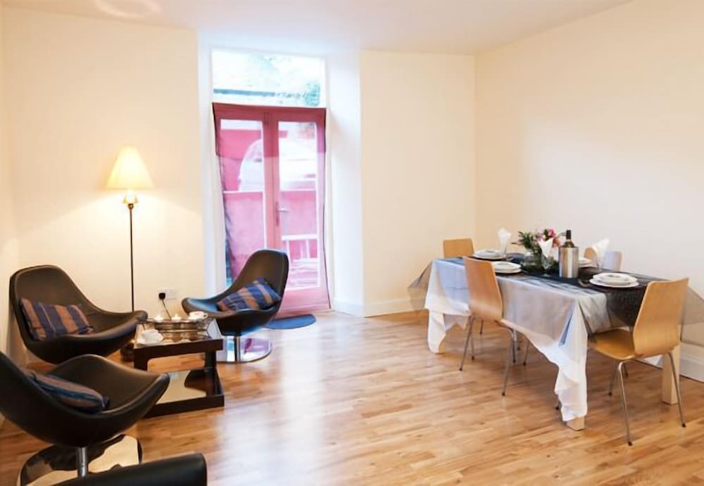 Фото Windsor Street Apartments