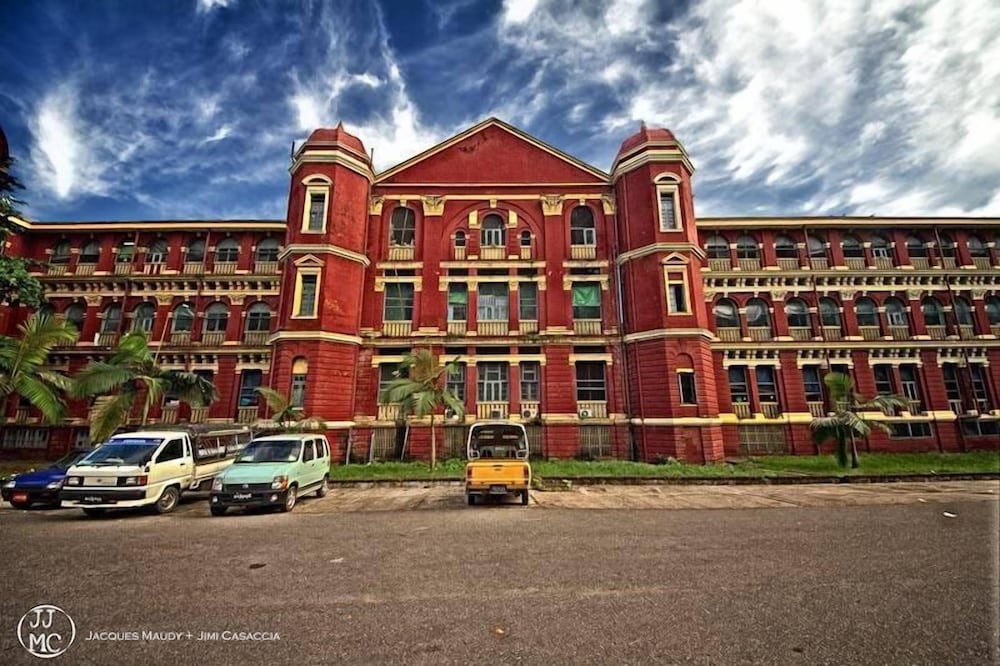 Фото отеля 2