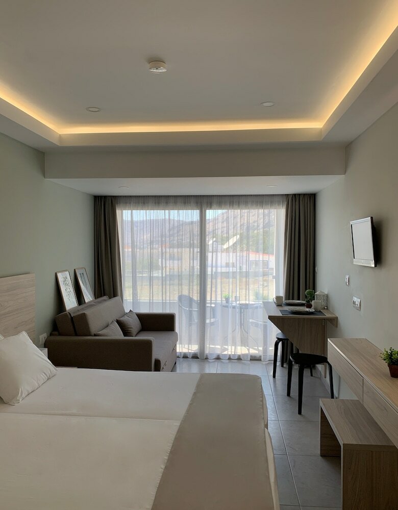 Фото Pals Studios Pefkos