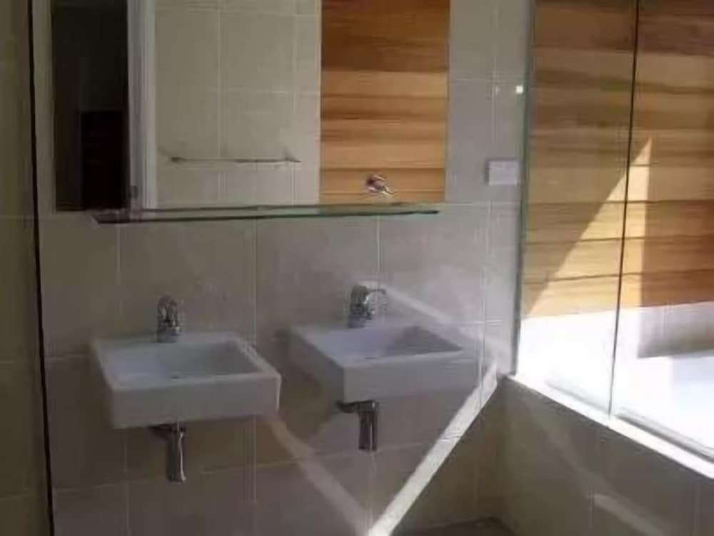 Фото Gooromon Park Cottages