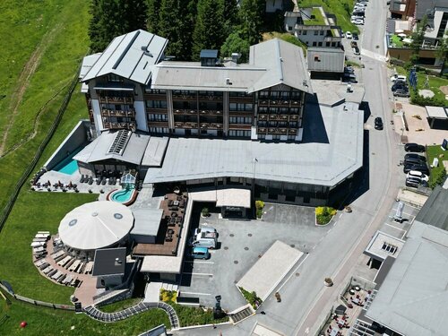 Внешний вид отеля Hotel & SPA Wulfenia Kärnten в Хермагор-Пресеггере Зе, фото 4