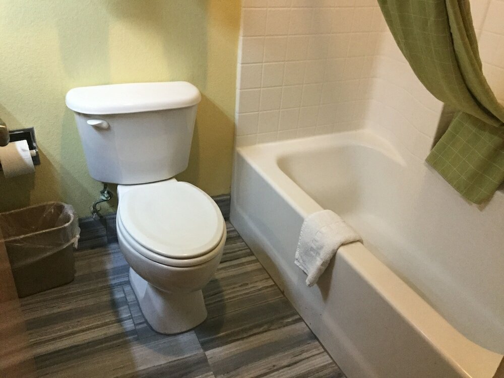 Фото Luxury Inn and Suites Seaworld Lackland