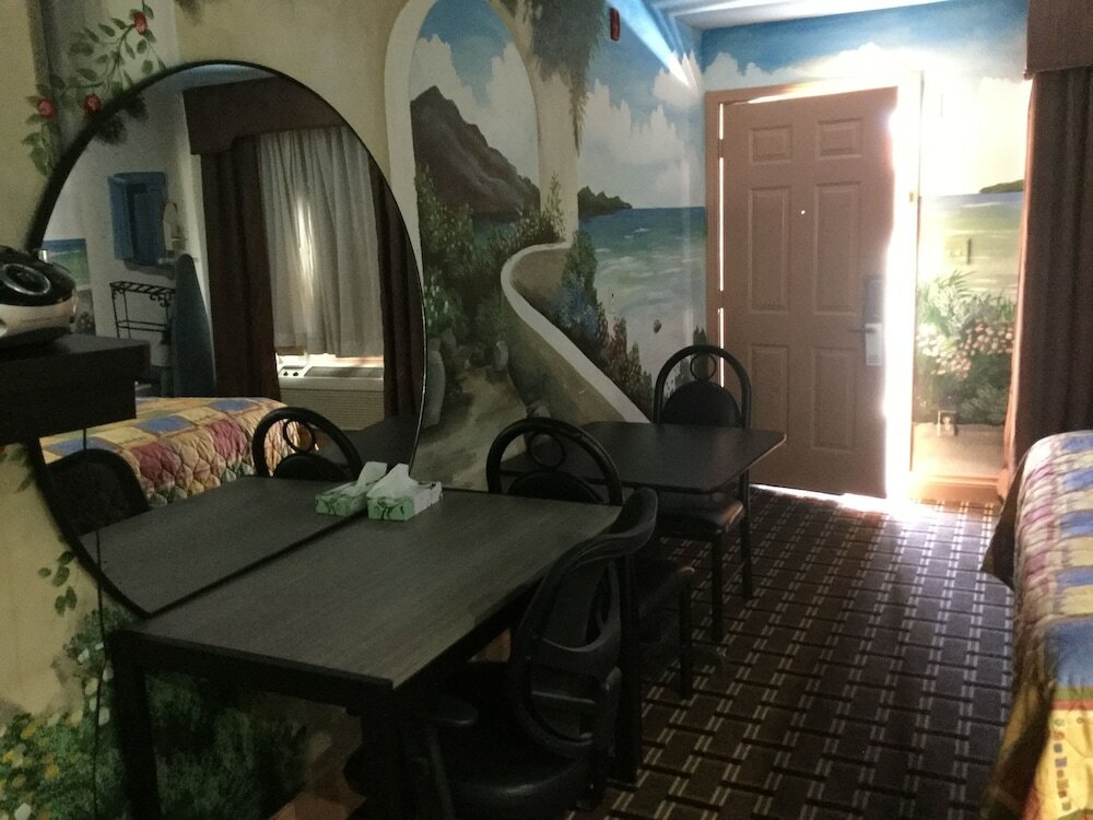 Фото Luxury Inn and Suites Seaworld Lackland