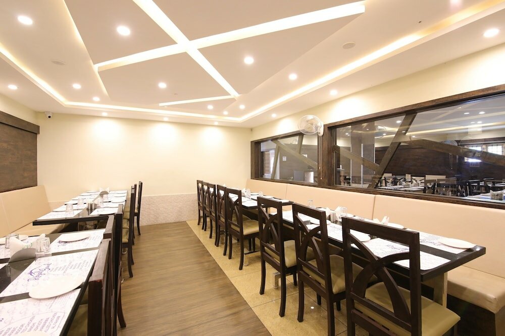 Фото Oyo 28093 Royal Sand