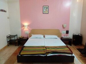 Гостиница IROOMZ Samrat Ashok