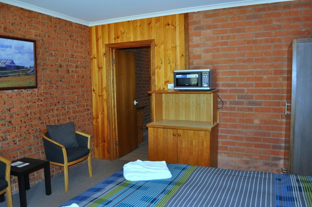 Фото Merrijig Motor Inn Resort