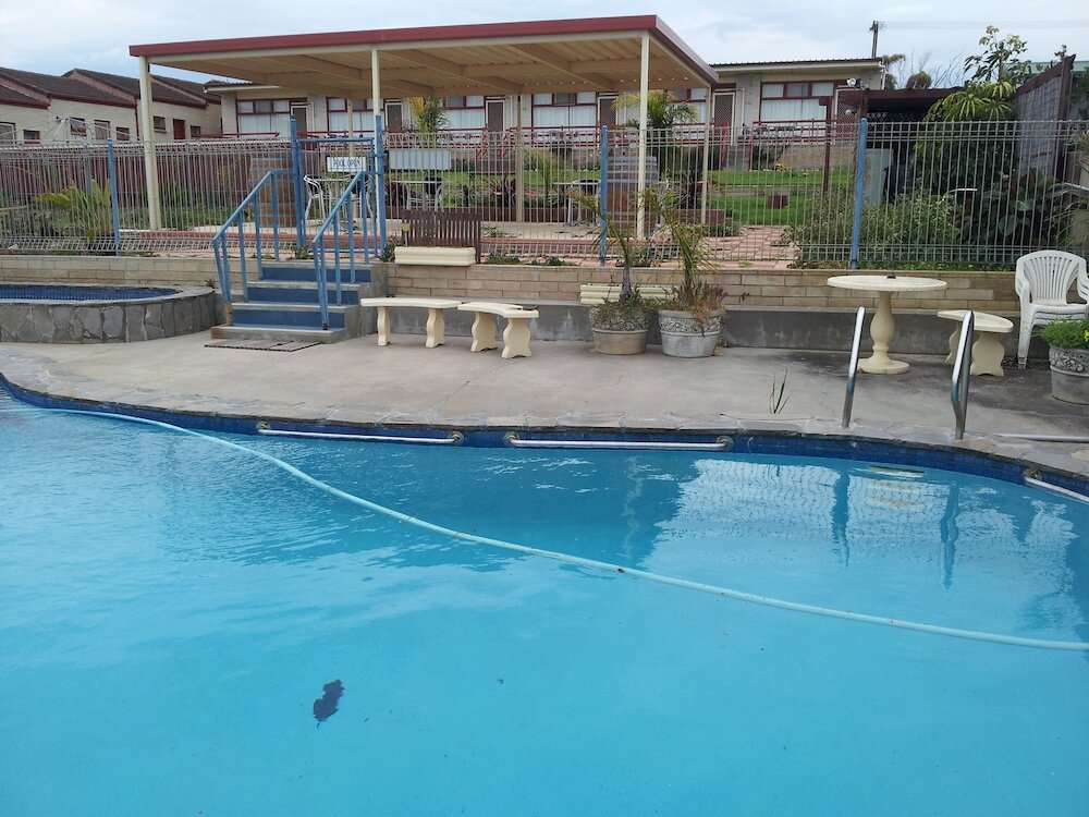 Фото Oyster Court Apartments