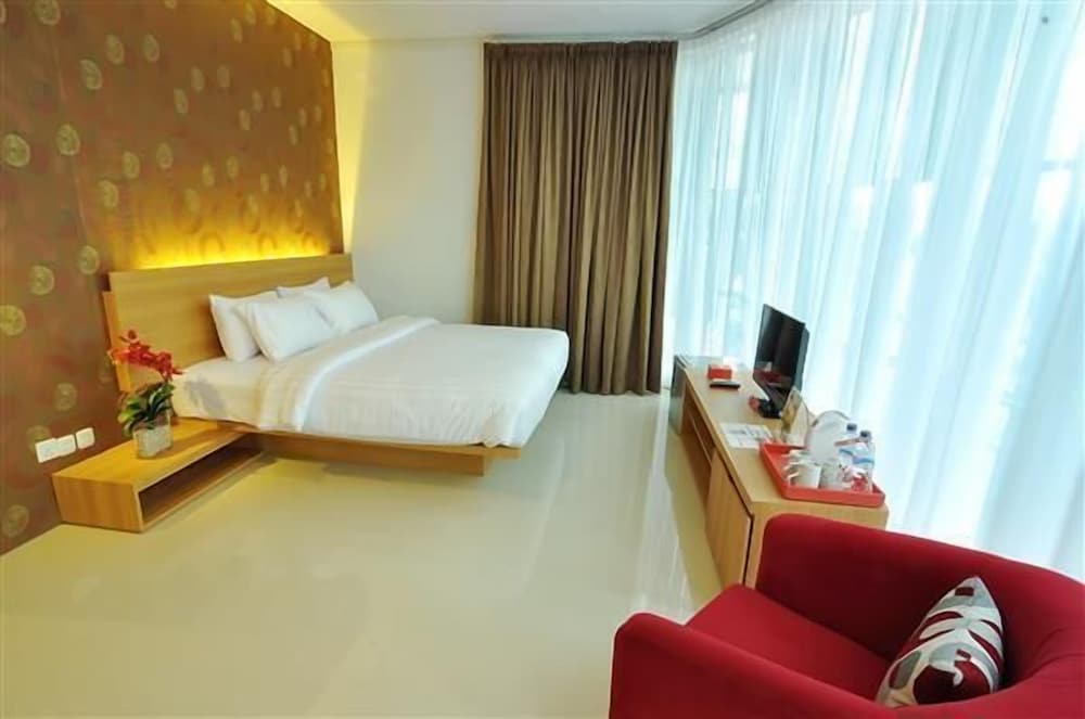 Фото Tickle Hotel