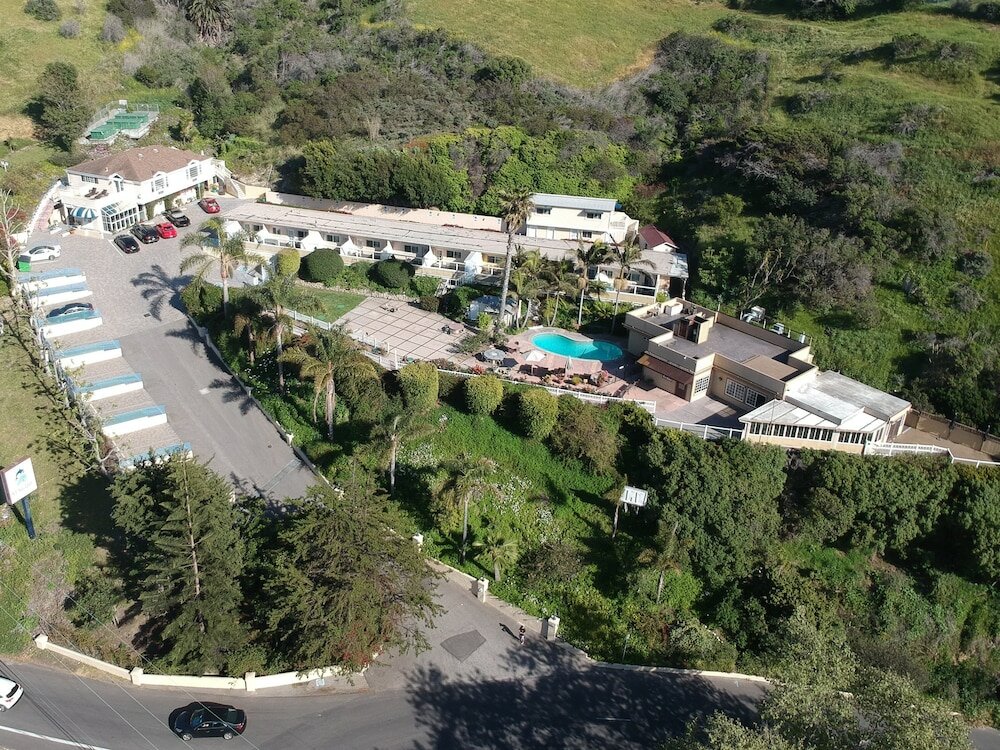 Фото Malibu Country Inn