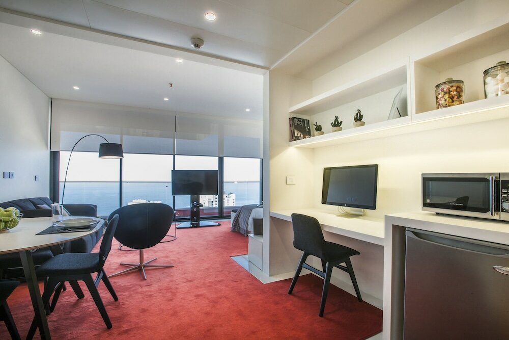 Фото 1866 Court & Suites